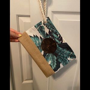 Women’s wristlet / clutch / summer bag
